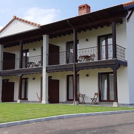 Aparthotel La Mediana Del Sella Ribadesella Esterno foto
